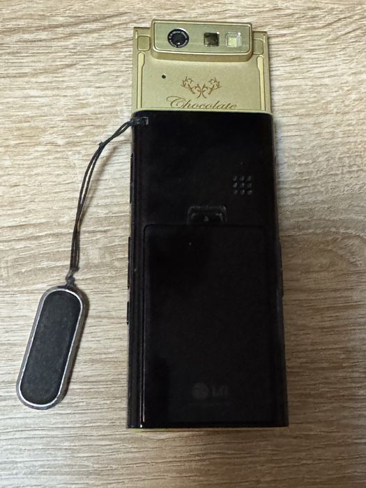 LG Chocolate KE800 Platinum