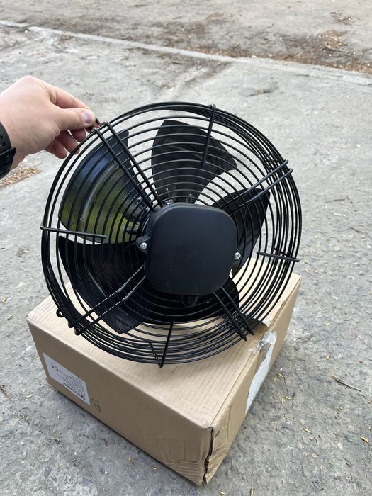 Промисловий вентилятор осьовий для змішування повітря у теплиці