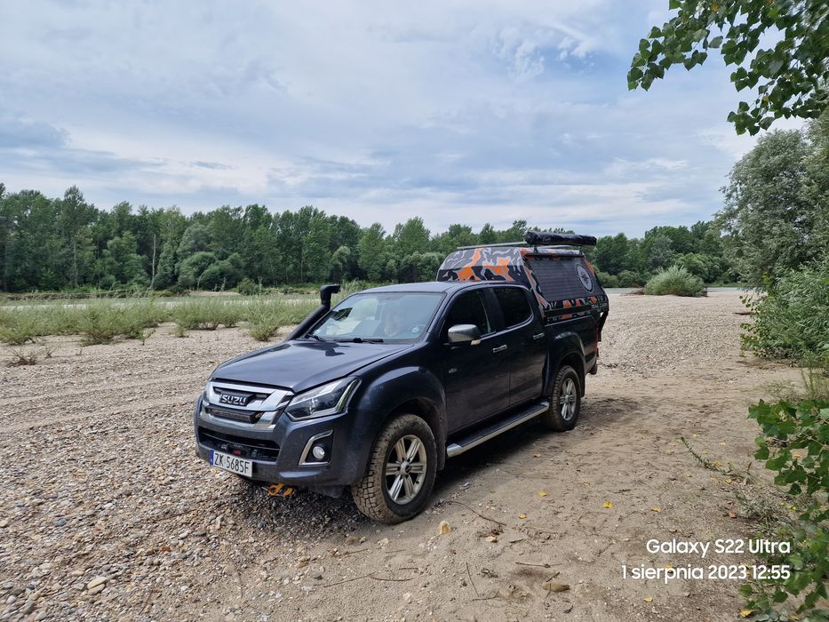 Zabudowa kamperowa pickup Isuzu d-max hilux