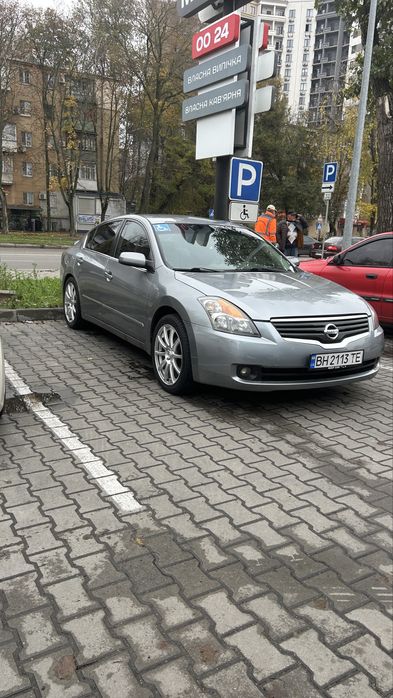 Продам nissan altima