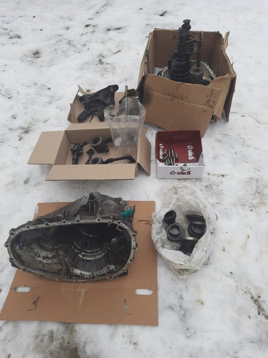 Продам коробку передач на Dacia Duster 2010 року,4х4, дизель механіка