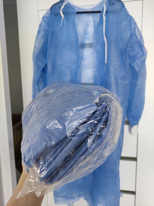 Fartuchy medyczne 8 szt nowe M/L