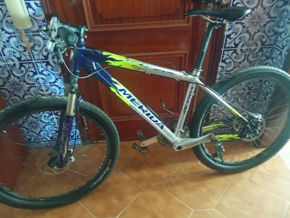 Bicicleta BTT montanha Merida Matts HFS Pro* -  quadro liga leve  - roda 26  - super equipada - pneus novos - Pouco usada