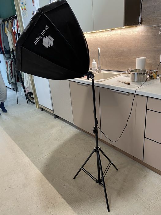 Продам софтбокс ( студийный свет)в идеальном состоянии