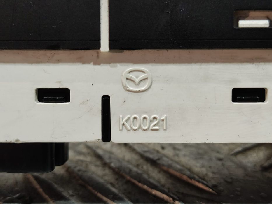 Modulo Interruptor Botão Luz De Emergência 4 Piscas Mazda MX 5 NC