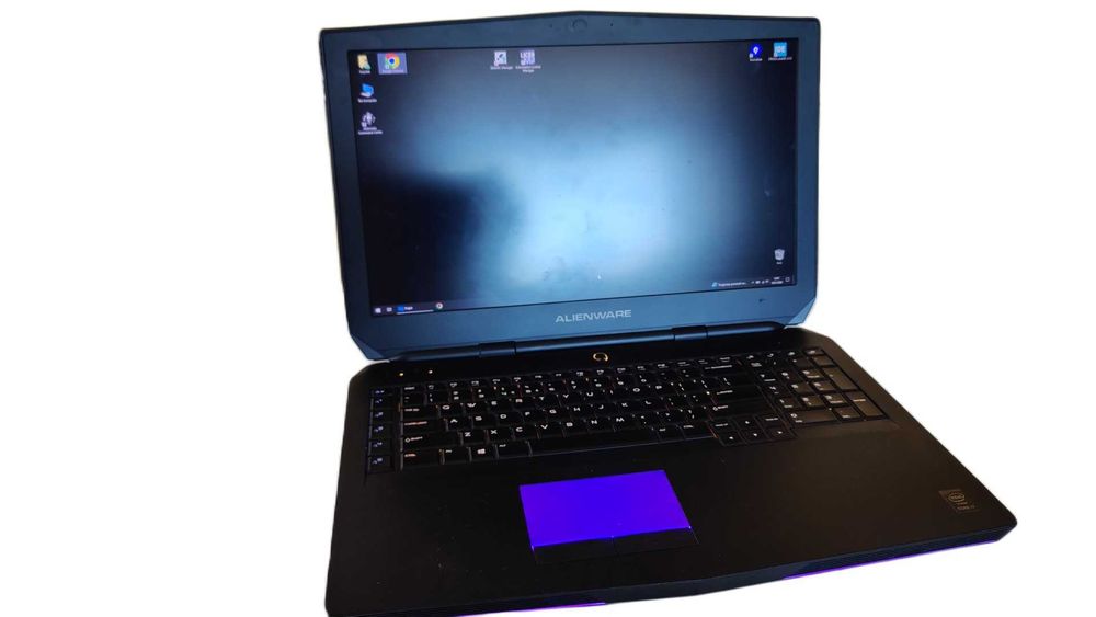 Dell alienware 17 R2 i7 4720hq 16GB 1TB ssd GTX980M 17.3"