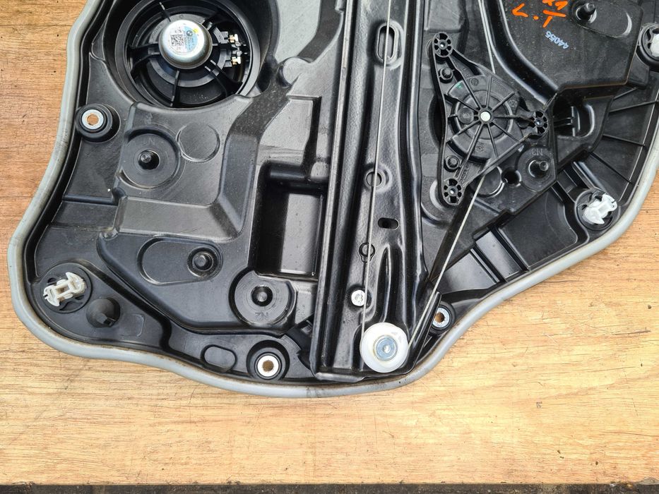 BMW 3 320e 2.0 G21 podnośnik szyby lewy tył