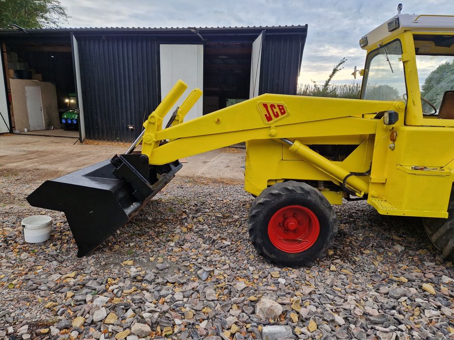 Koparko ładowarka JCB3