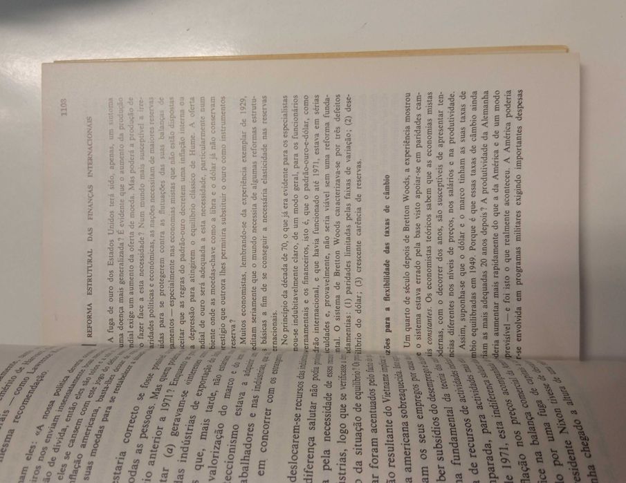 Economia, de Paul A. Samuelson