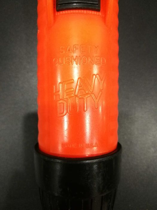 Ліхтарик з магнітом HEAVY DUTY