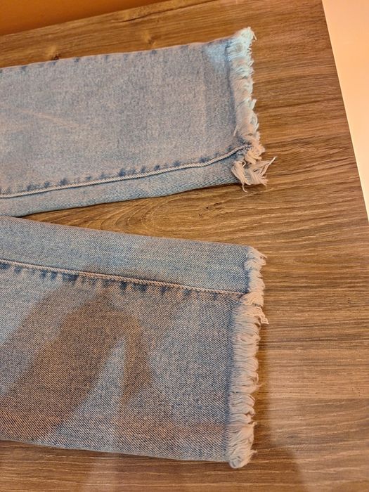 Dziewczęce spodnie dżinsowe Stradivarius