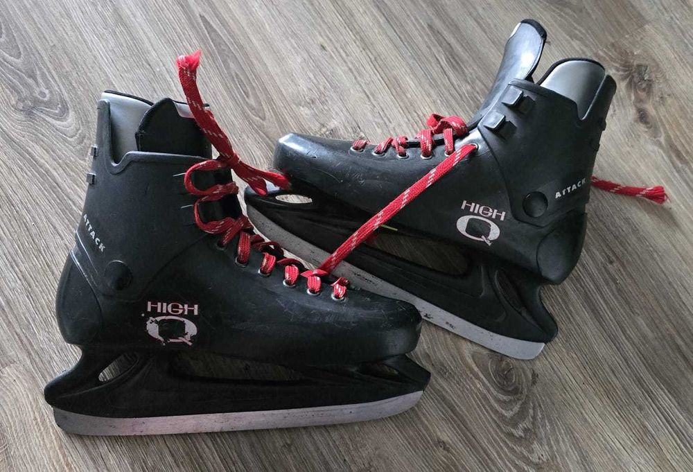 Łyżwy hokejowe 43