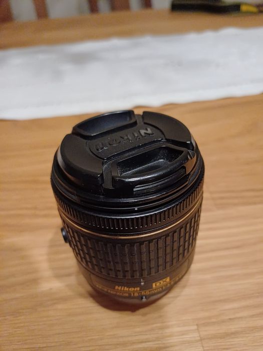 Objetiva Nikon DX 18-55 mm