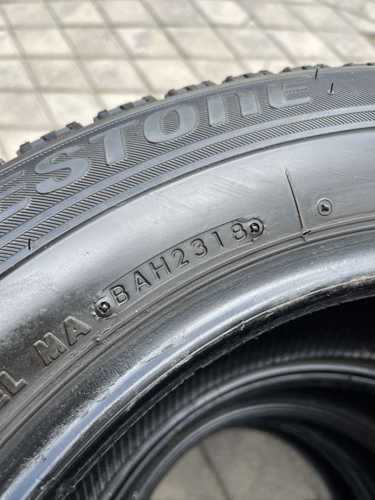 Зимові шини Bridgestone Blizzak VRX 205/65 R16 б/у (комплект)