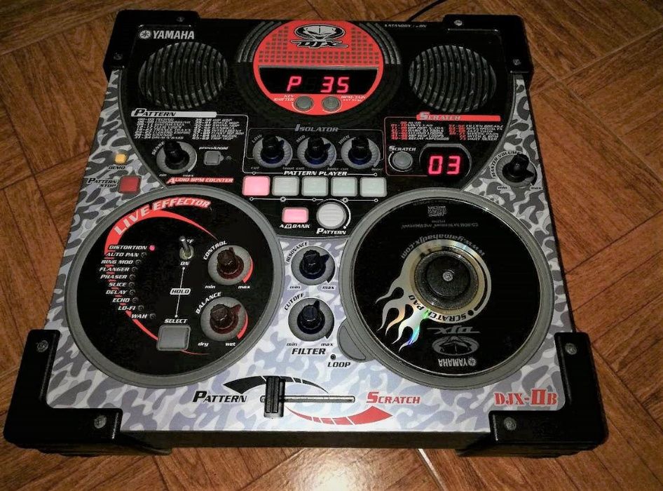 Yamaha DJX 2B Groovebox