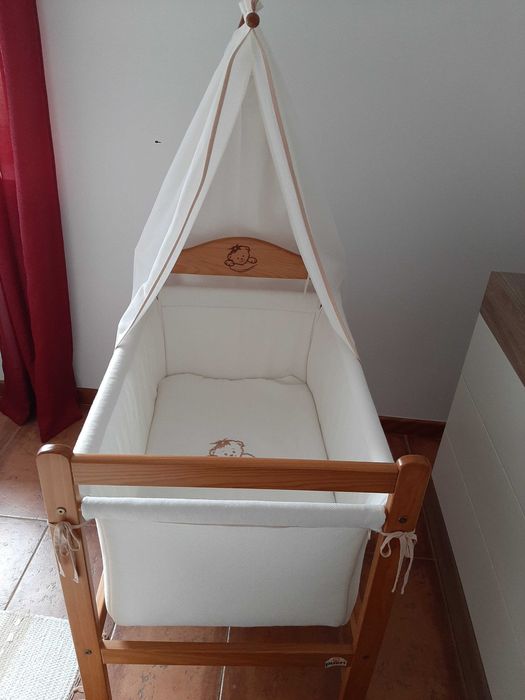 Caminha suspensa para bebé