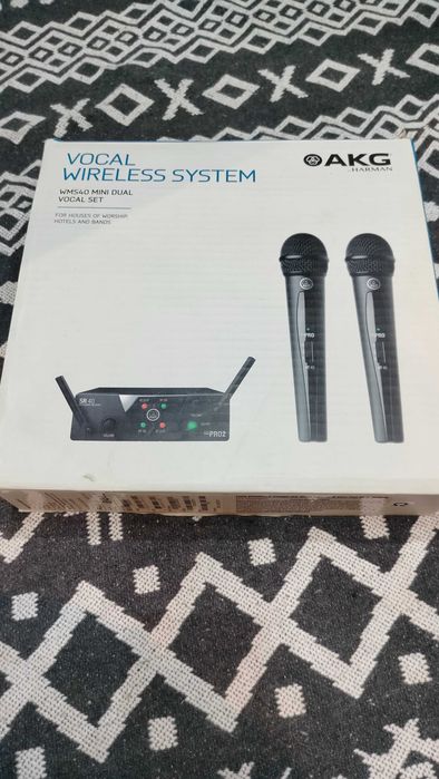 Zestaw bezprzewodowy AKG WMS40  z dwoma mikrofonami