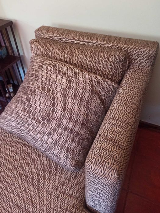 Chaise Longue com almofadas