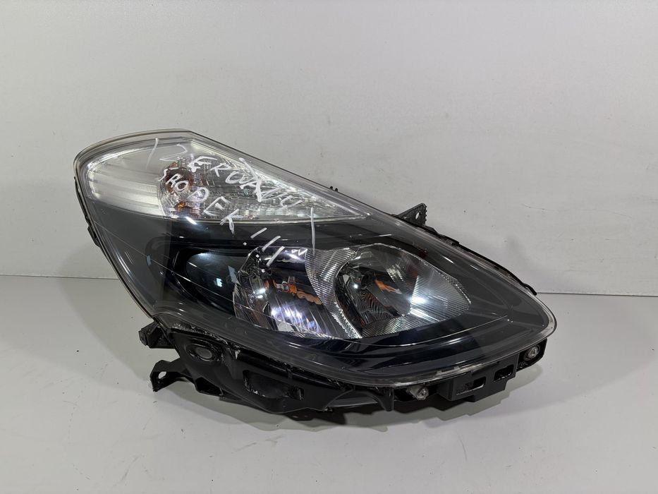 Renault clio iii 3 lift lampa przód przednia prawa europa uszkodzona
