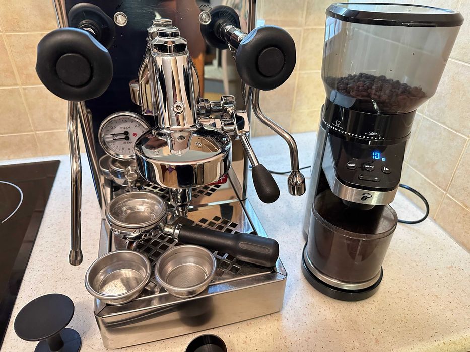 Ekspres kolbowy do kawy Lelit Mara PL62S 15 bar 58mm + młynek z wagą