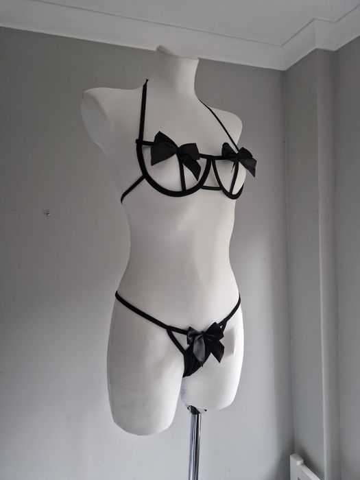 Seksowny komplet bielizny czarne kokardki