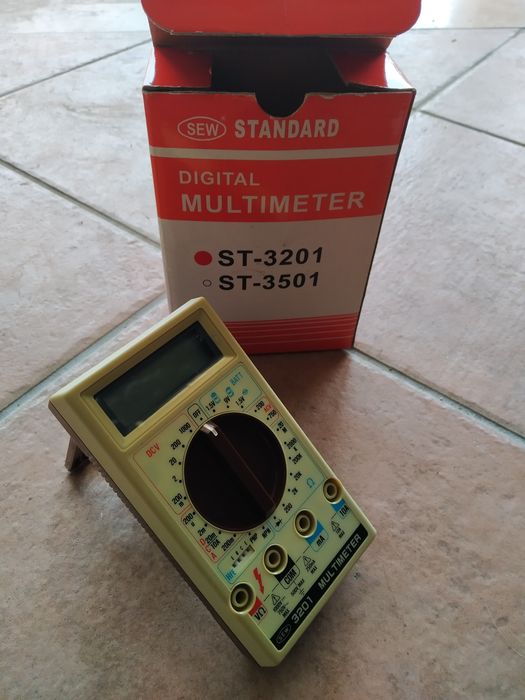 Multímetro Digital Profissional
SEW Ref.ST-3201