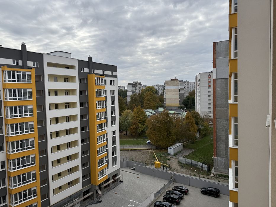 Простора 1к квартира, якісний забудовник Рауш, рн Вистава