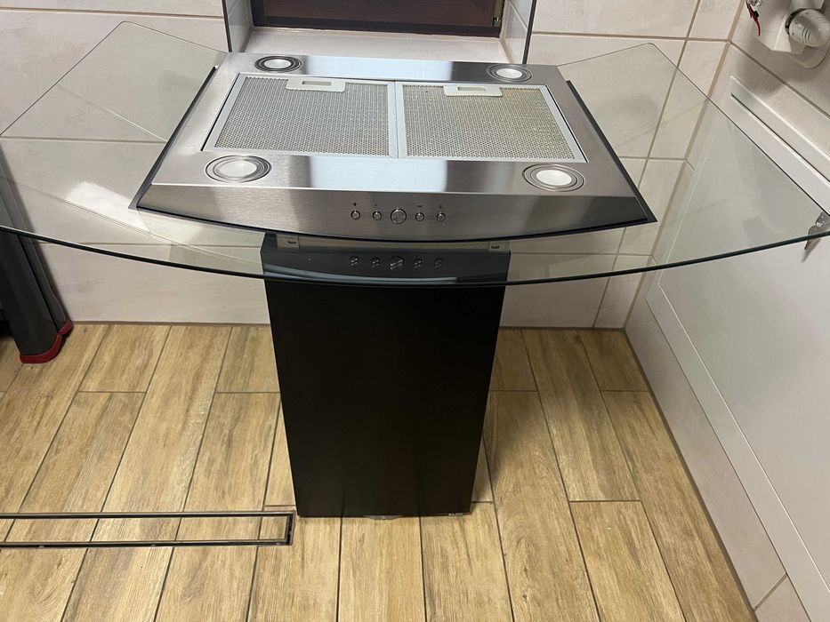 Okap wyspowy ze stali nierdzewnej