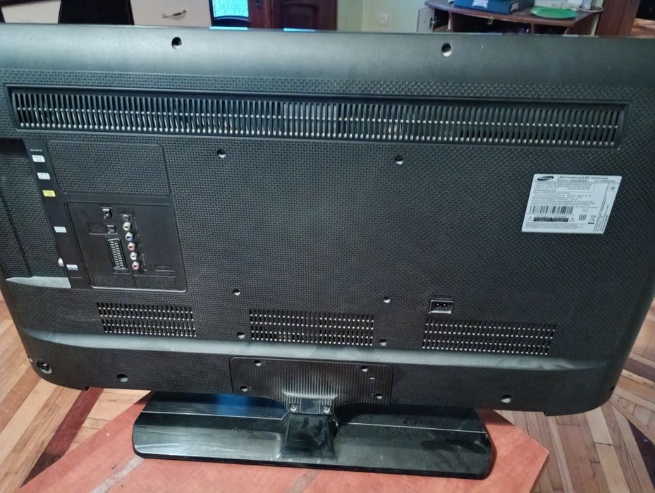 Samsung 40" Full HD LED телевізор — відмінний стан