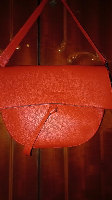 Кожанная итальянская фирменная красная сумка новая