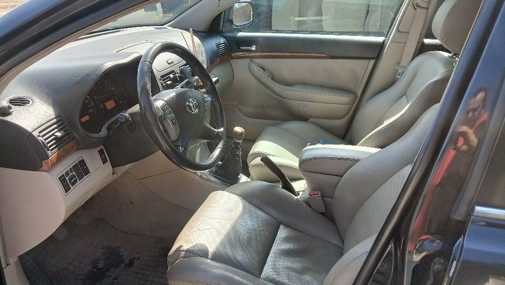 Toyota Avensis 2.2 D-cat  polift 2008r