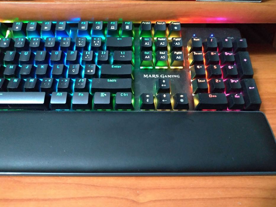 Teclado mecánico Mars Gaming MK5 RGB