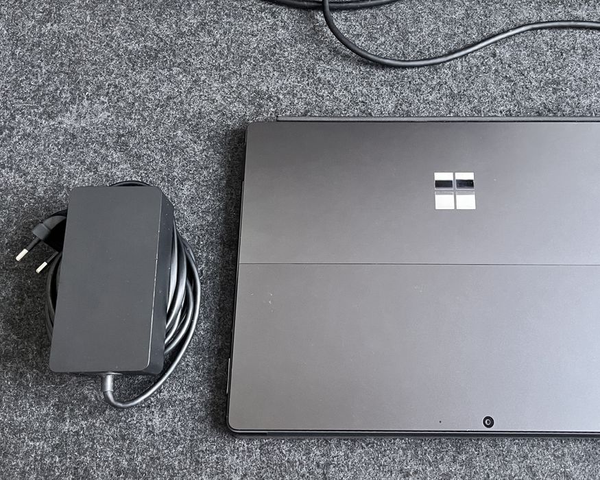 Microsoft Surface Pro 8 i7 / 16 GB RAM / 512 GB SSD /Klawiatura