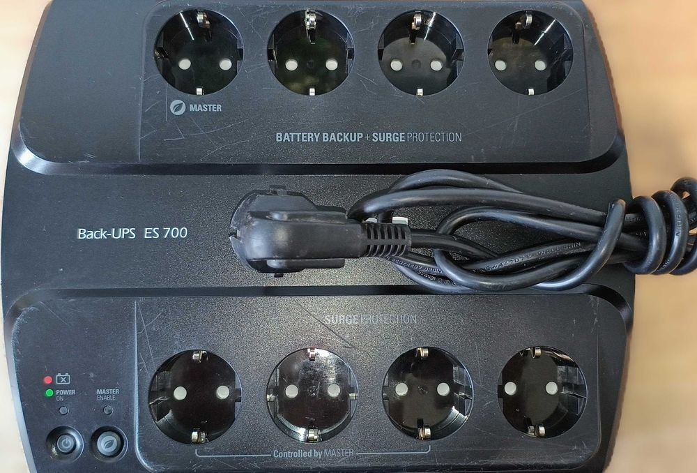 ДБЖ APC BackUPS ES700 BE700G-RS (б/у)