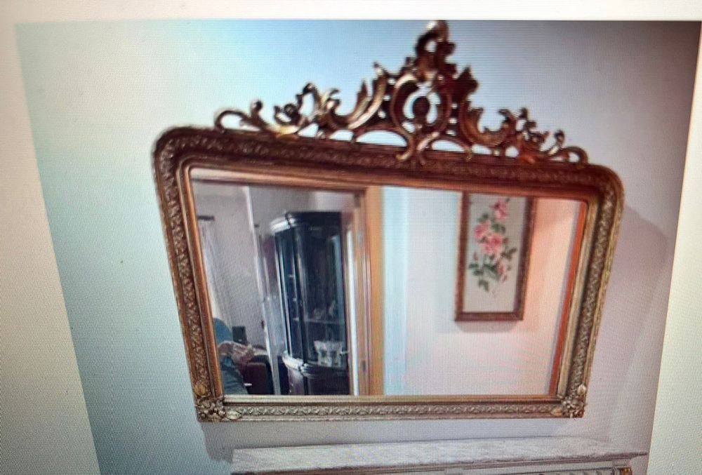 Credencia lacada antiga e espelho