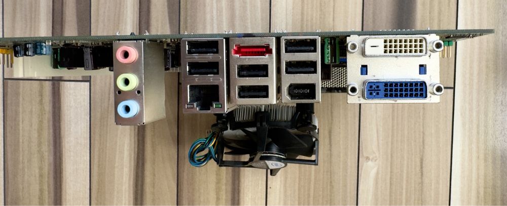 Intel  Desktop DQ45CB LGA775  + Intel Pentium Dual-Core E6700  + DDR 2