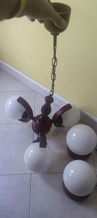 Candeeiros em madeira de 3 bolas ,com 2 candeeiros de mesa de cabeceir