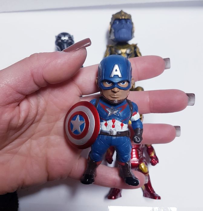 4 pcs Figuras Avengers (Portes Incluidos)