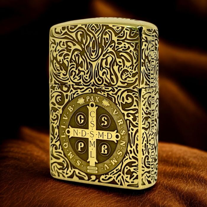 Нова оригінальна запальничка Zippo Constantine Armor Brass