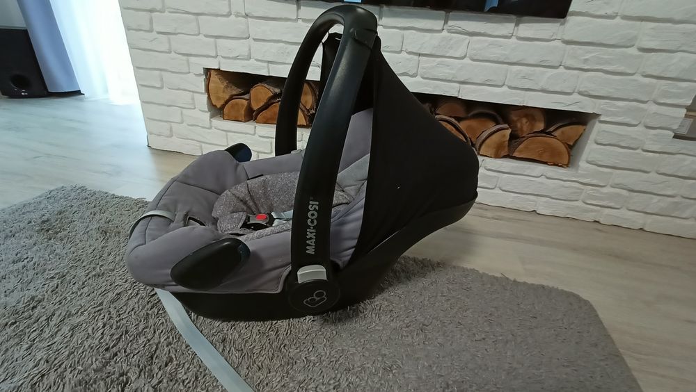 Nosidełko fotelik Maxi Cosi Rock że śpiworem
