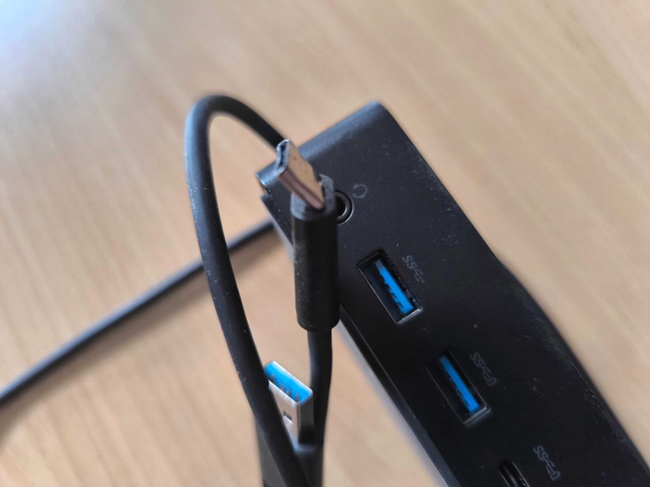 Stacja dokująca DELL D6000 (uszkodzona)