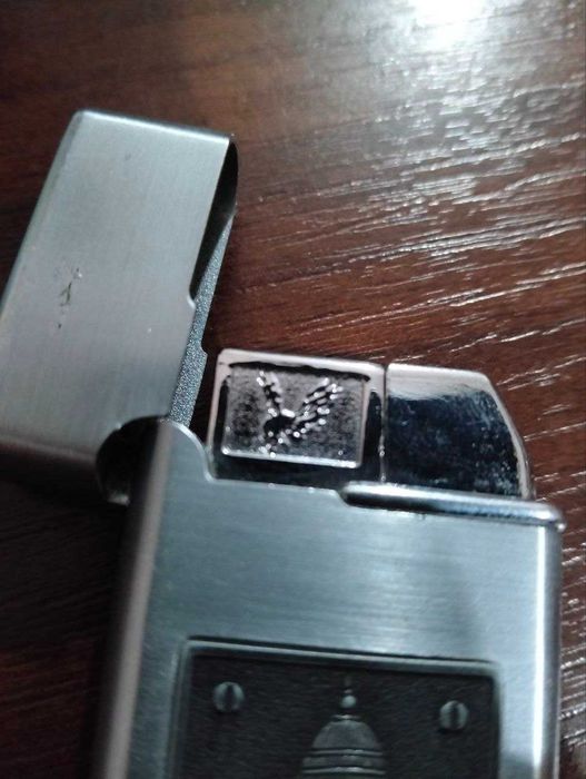 Газовая зажигалка с узором