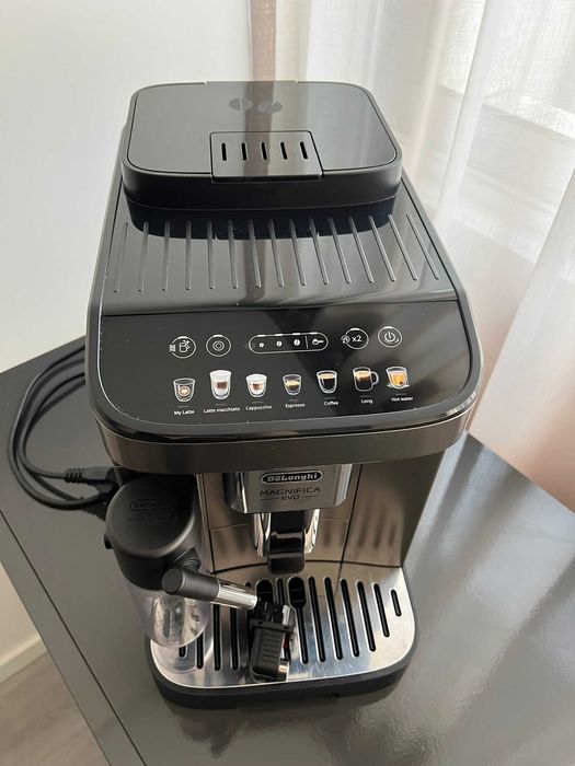 Maquina Café Super-Automatica De'Longhi Magnifica Evo