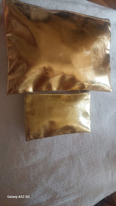 Kosmetyczki NOWE złote