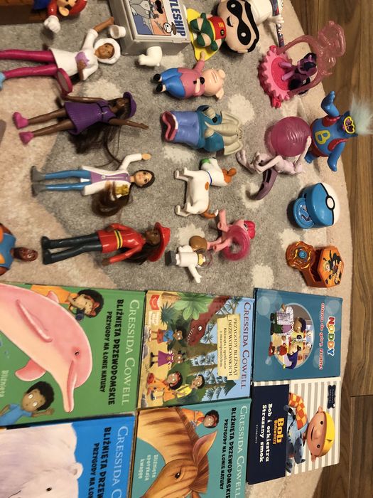 Komplet ok 40 zabawek z McDonalds