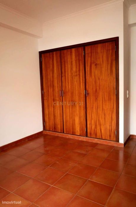 T1 para arrendamento nos Anjos