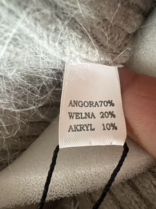 Szara szapka angora z cerkoniami