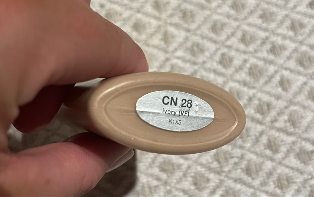 Clinique Even Better Glow CN28 Ivory podkład do twarzy