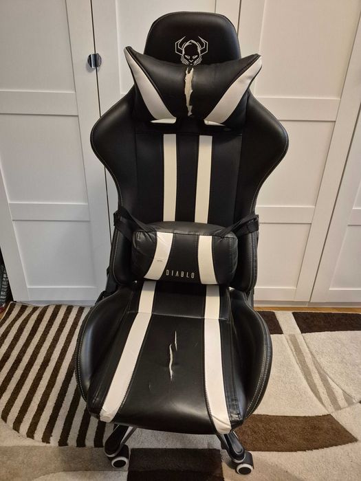 Fotel Gamingowy Diablo Chairs metalowa podstawa