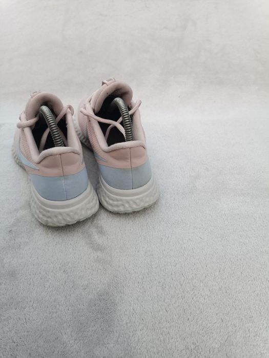 Женские кроссовки беговые Nike р40